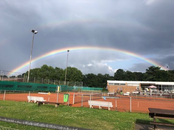 Tennis Regenbogen